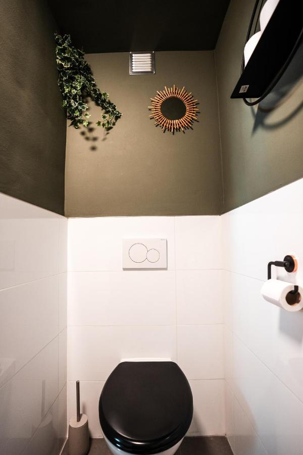 The Lion King - 6 Person Linked Apartment With Roof Terrace Groninga Esterno foto