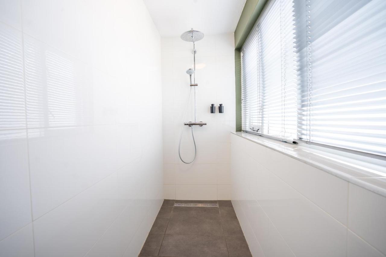 The Lion King - 6 Person Linked Apartment With Roof Terrace Groninga Esterno foto