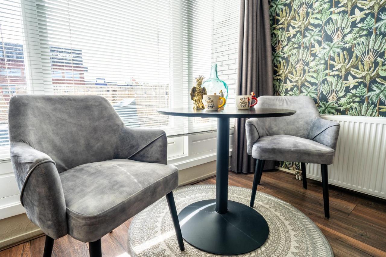 The Lion King - 6 Person Linked Apartment With Roof Terrace Groninga Esterno foto